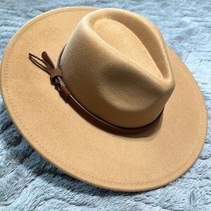 TAN Caroline Felt Hat-ONE SIZE
